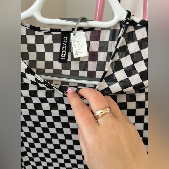 H&M Divided checkered tshirt & mini skirt set 🏁 XS - Picture 2 of 5